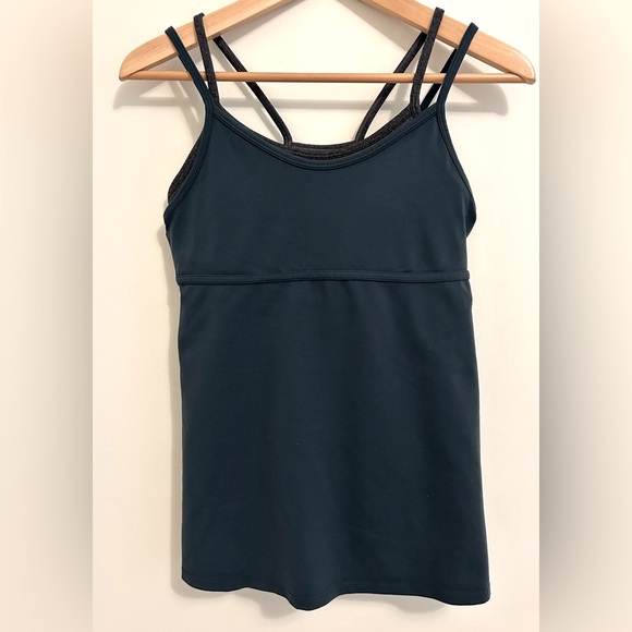 GAP FIT Yoga Top w/ built in sports bra - Picture 1 of 9